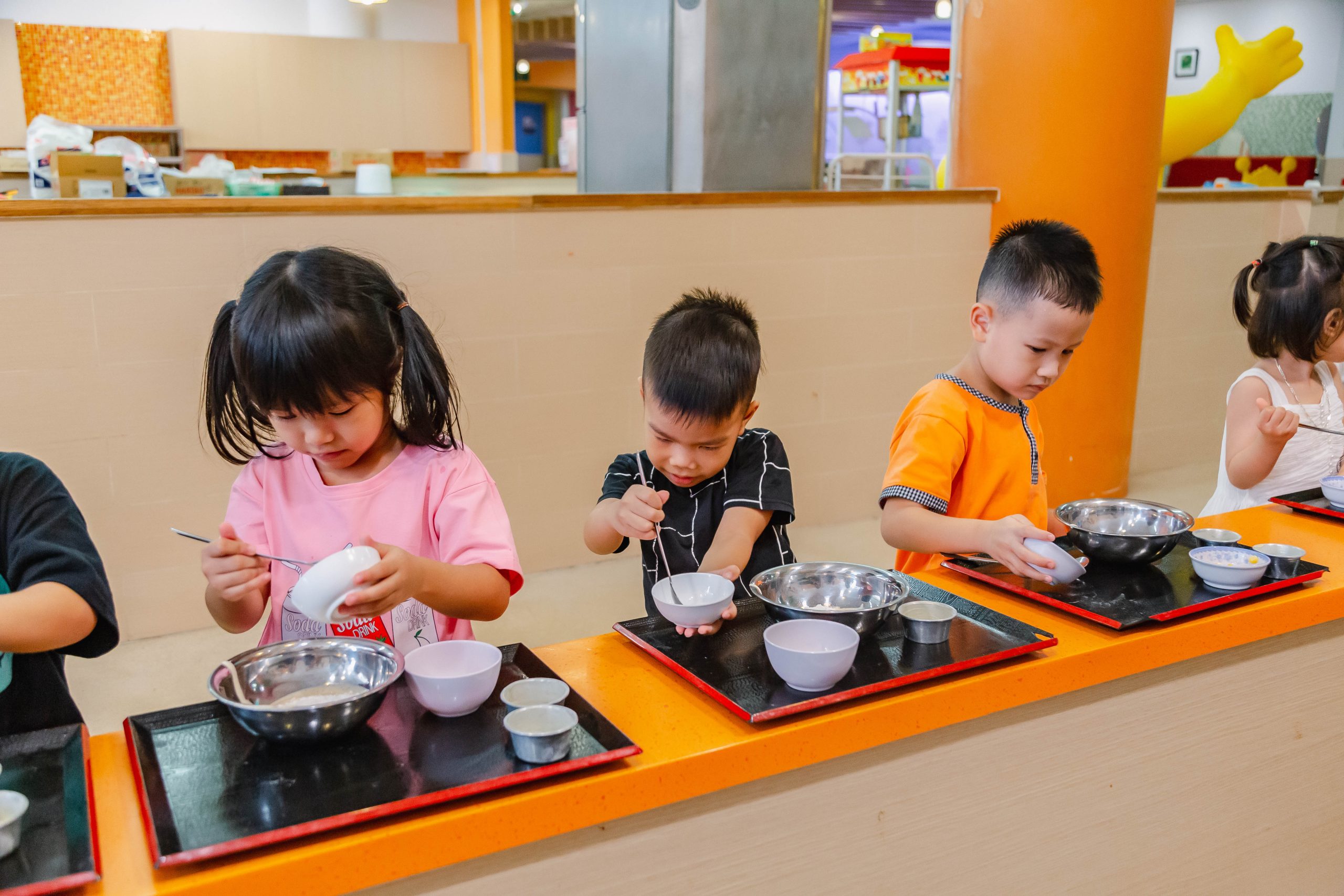 workshop lam banh cho be scaled