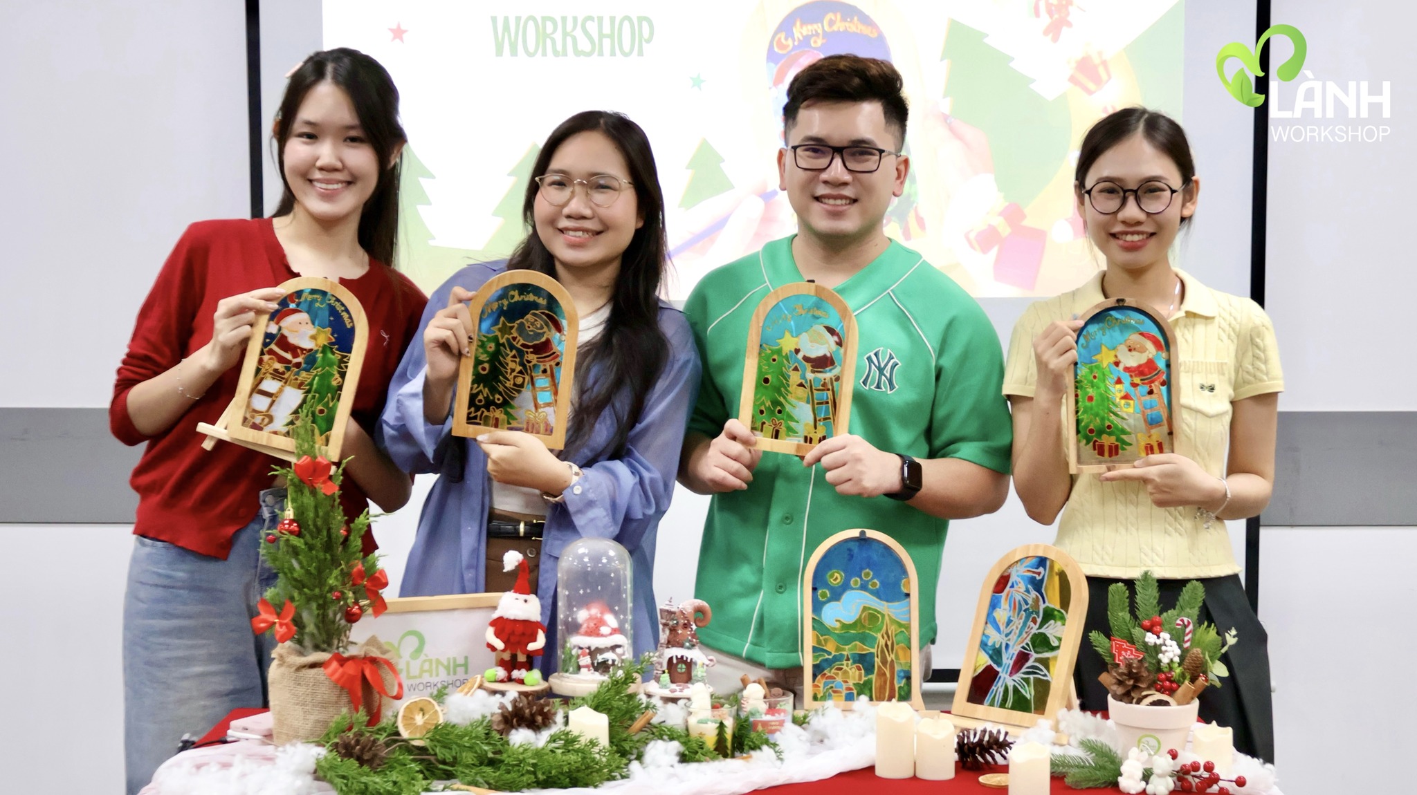 workshop vẽ tranh kính thủy tinh